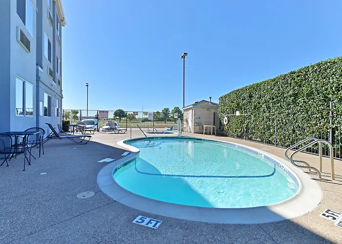 Microtel & By Wyndham Ft. Worth North/
